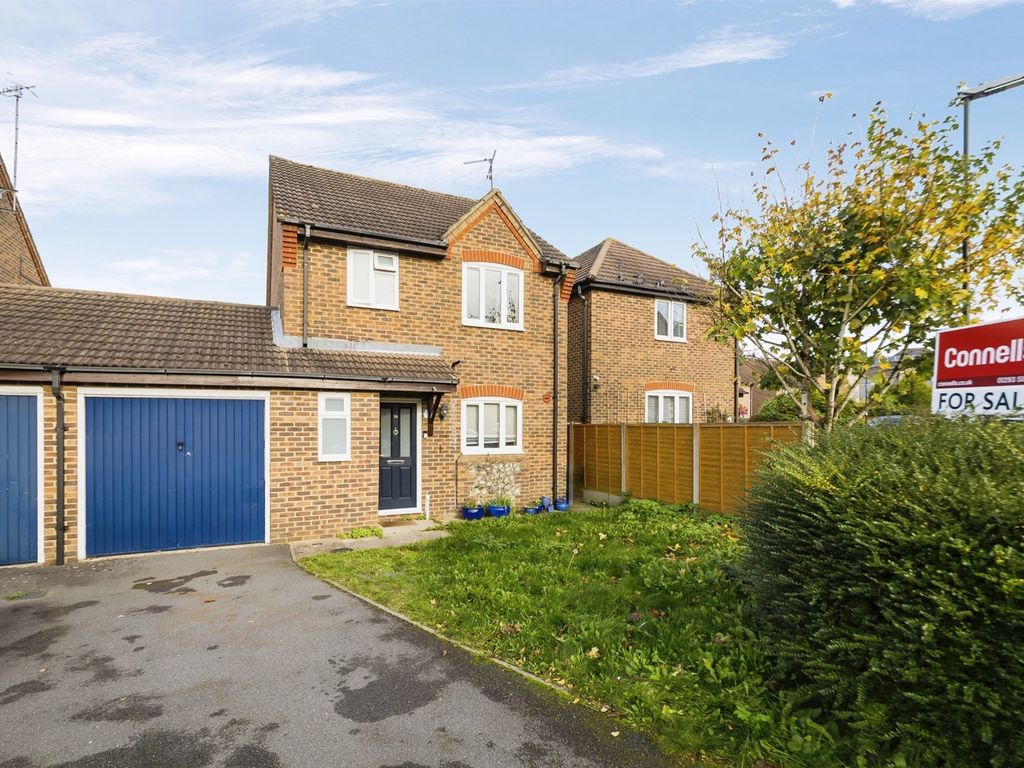 3 bed detached house for sale in Benjamin Road, Maidenbower, Crawley RH10, £460,000