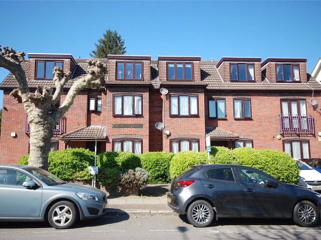 2 bed flat for sale in Christchurch Avenue, North Finchley N12, £425,000