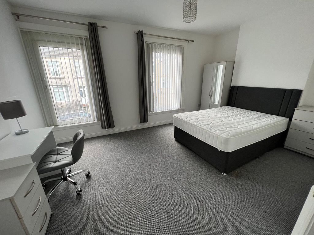 4 bed property to rent in Baglan Street, Port Tennant, Swansea SA1, £1,600 pcm