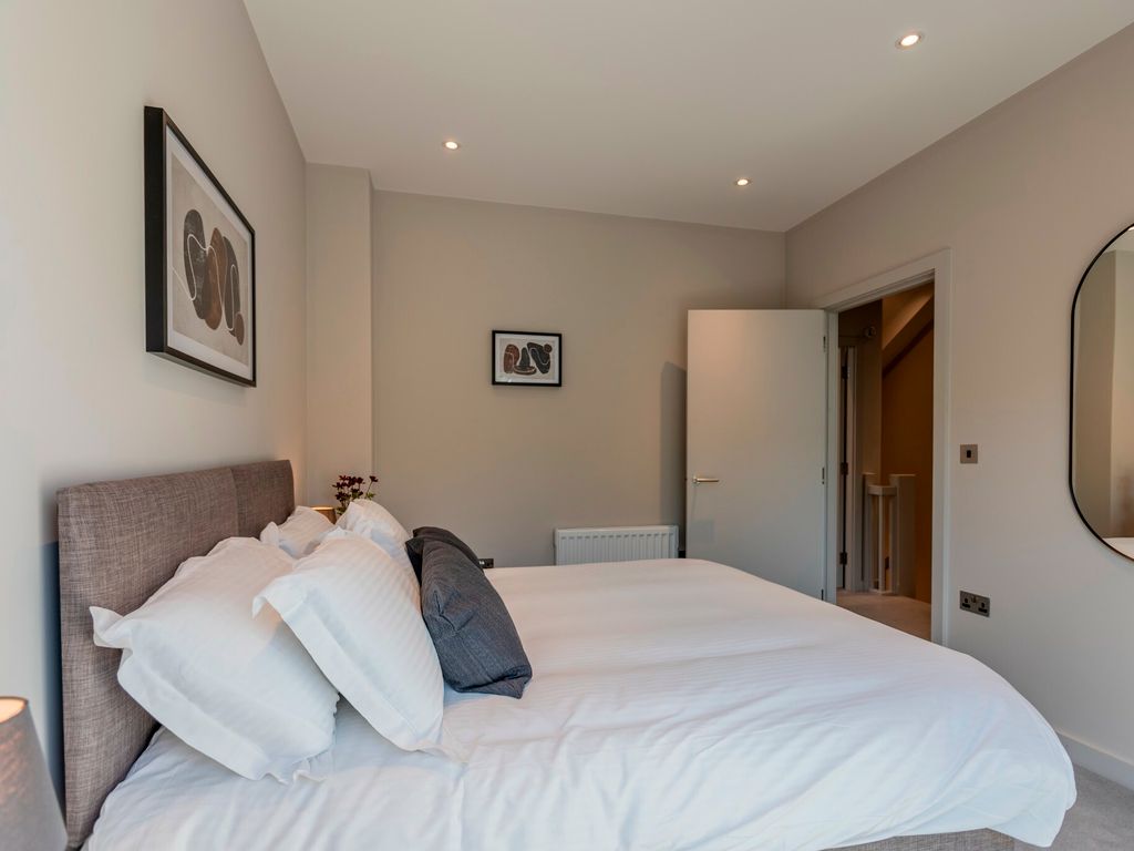 3 bed flat to rent in Ironworks Road, Backbarrow, Ulverston LA12, £1,400 pcm