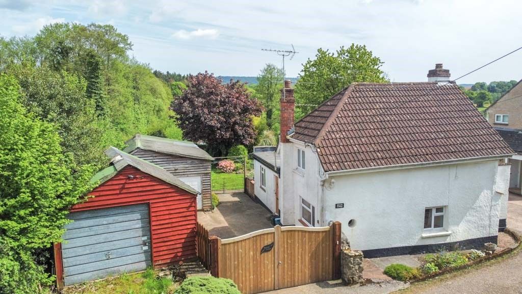 2 bed detached house for sale in Fenny Bridges, Honiton EX14, £400,000