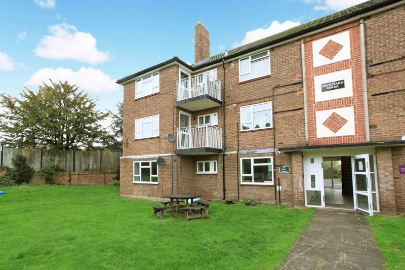 3 bed flat for sale in The Square, Broseley TF12, £149,950