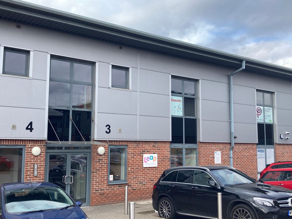 Office to let in 1st Floor, Unit 3 Anglo Office Park, Cressex Business Park, Lincoln Road, High Wycombe HP12, £16,880 pa
