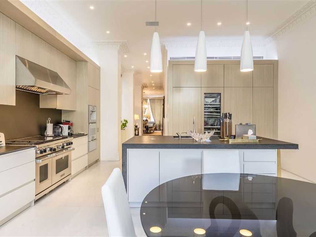 5 bed flat for sale in Pont Street, London SW1X, £20,000,000