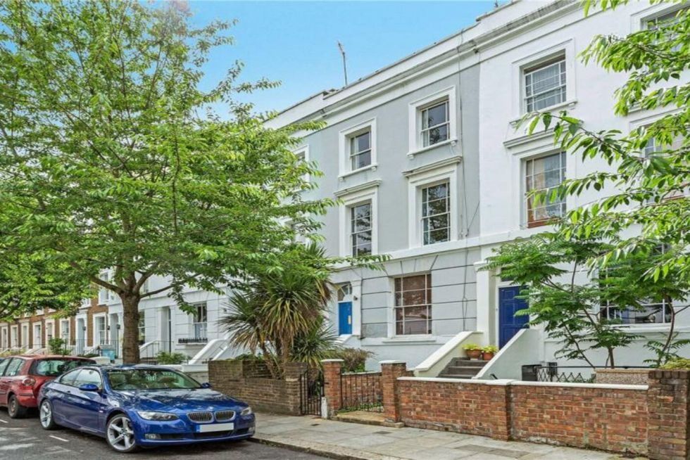 3 bed flat to rent in Lonsdale Road, London W11, £3,792 pcm