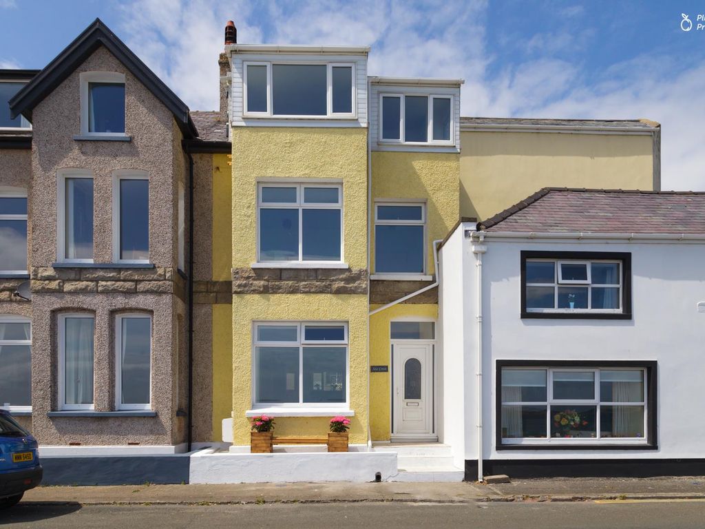 5 bed town house for sale in Beach Road, Port St. Mary, Isle Of Man IM9, £695,000
