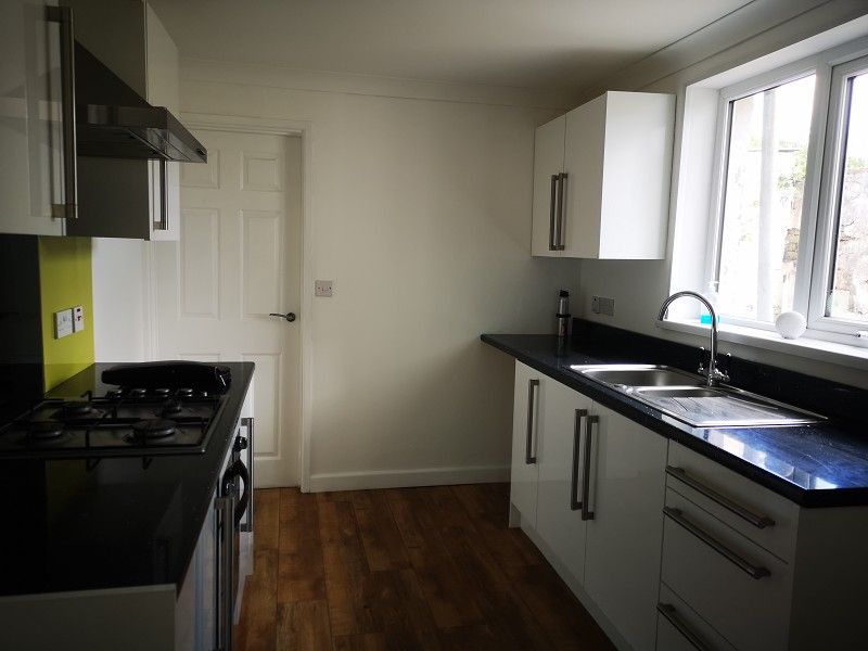 3 bed end terrace house to rent in Bridgend Road, Maesteg, Bridgend. CF34, £600 pcm