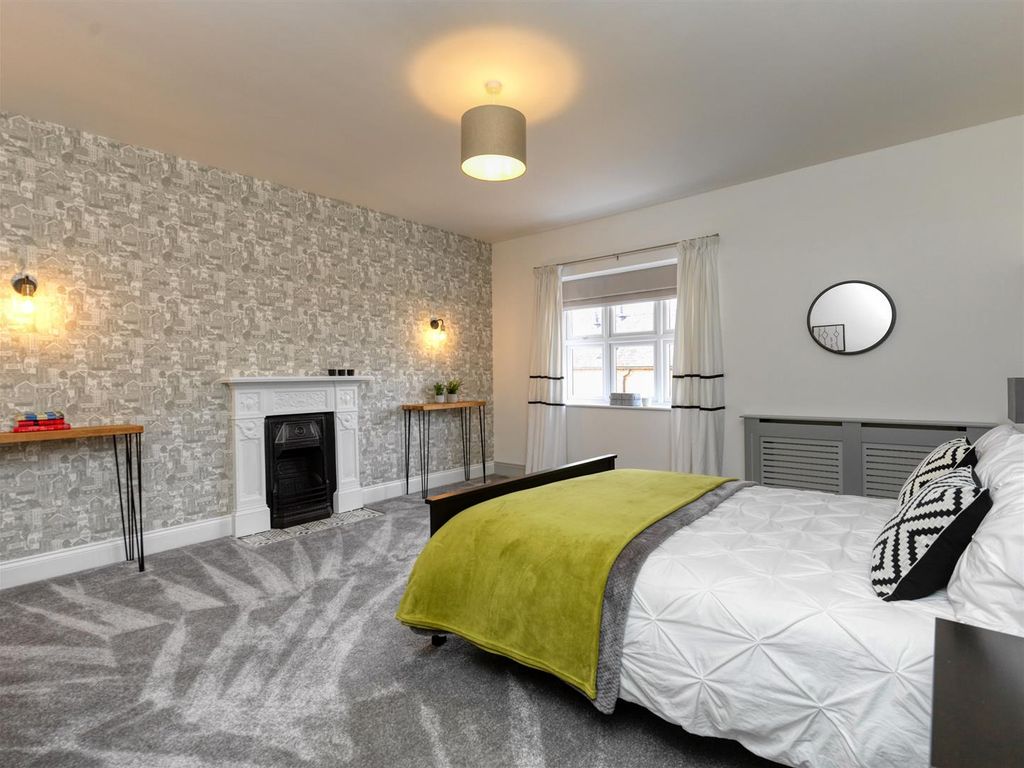 6 bed detached house for sale in Aston Juxta Mondrum, Nantwich CW5, £1,125,000