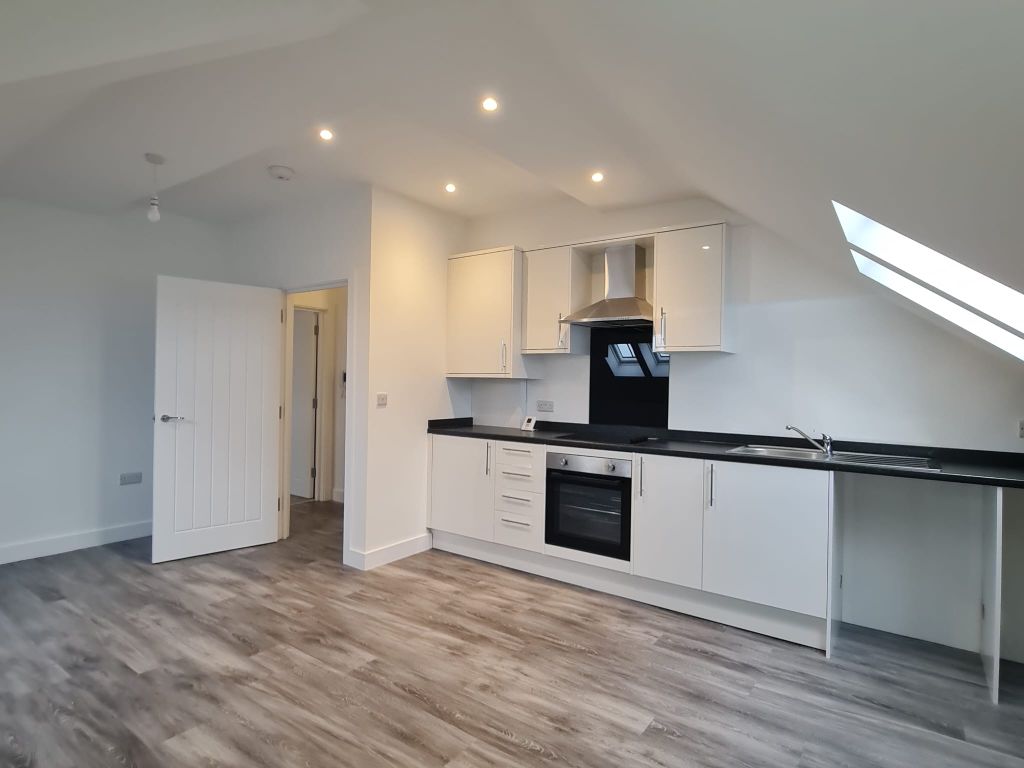 1 bed flat to rent in NN8, £835 pcm