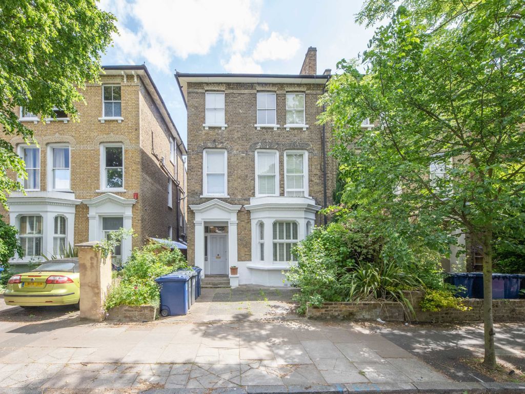 2 bed flat for sale in Eaton Rise, London W5, £575,000