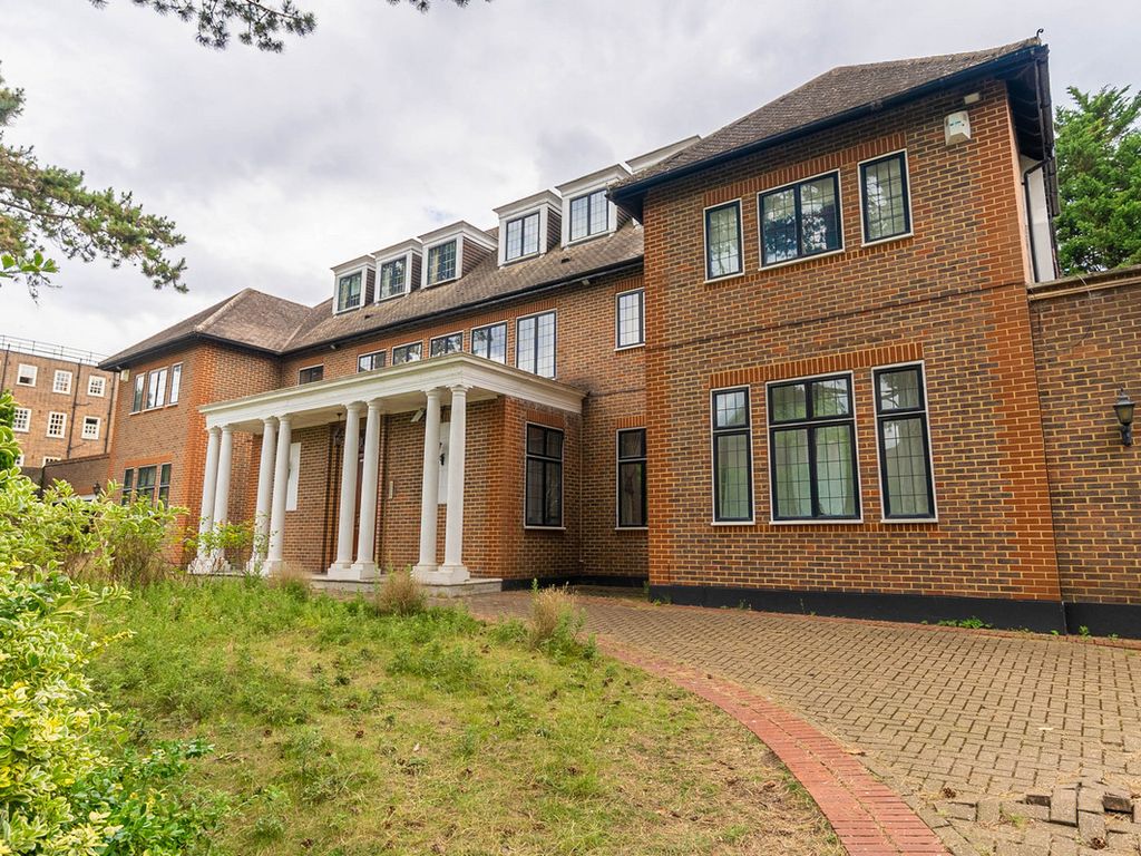 9 bed detached house for sale in Brampton Grove, London NW4, £5,900,000