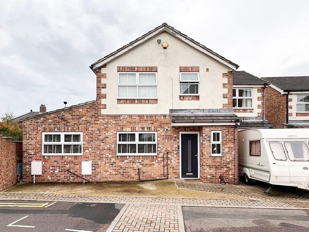 4 bed detached house for sale in St. Pauls Road, Barnsley S75, £350,000