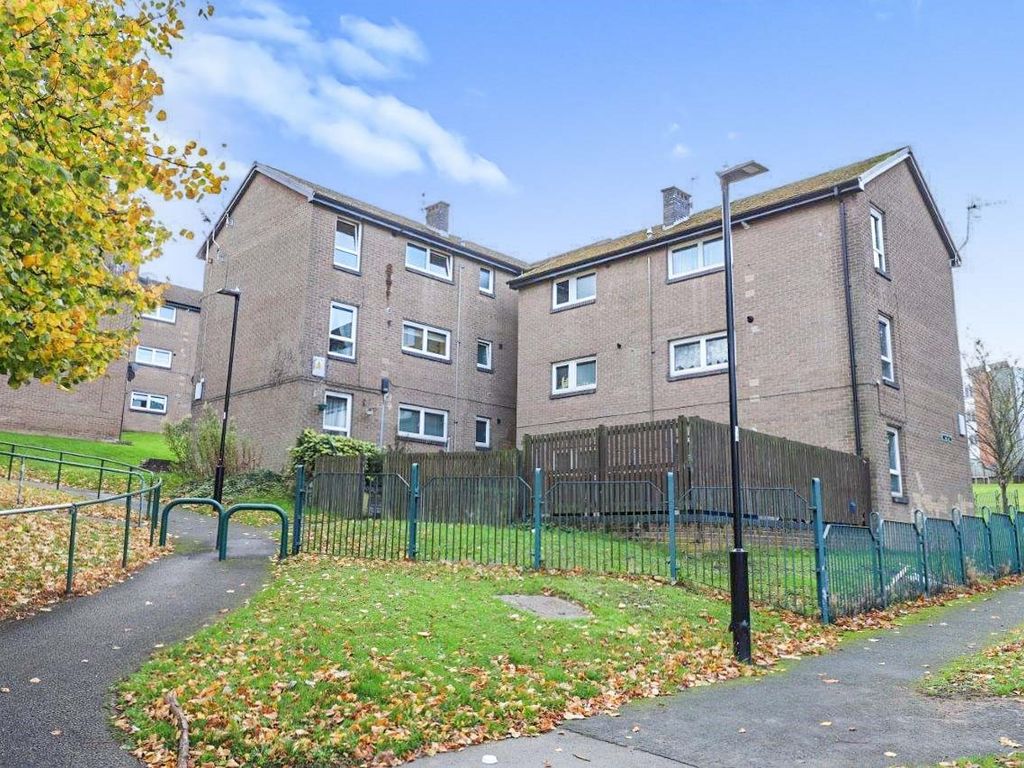 3 bed flat for sale in Guildford Rise, Norfolk Park, Sheffield S2, £100,000