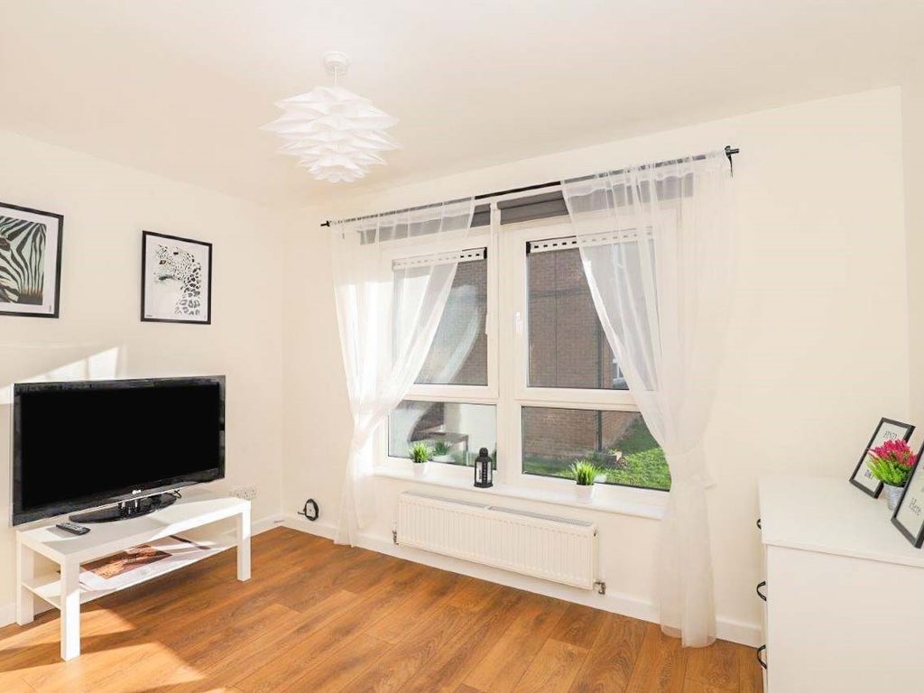 3 bed flat for sale in Guildford Rise, Norfolk Park, Sheffield S2, £100,000