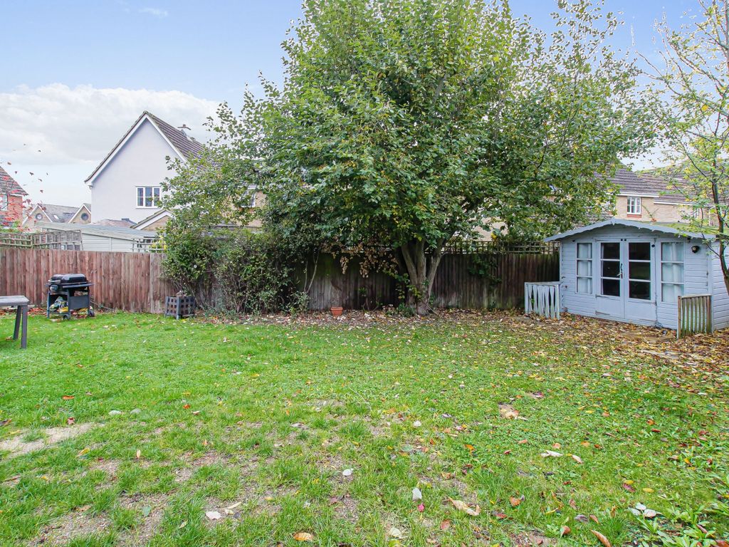 4 bed link-detached house for sale in Furlong Way, Cambridge CB23, £650,000