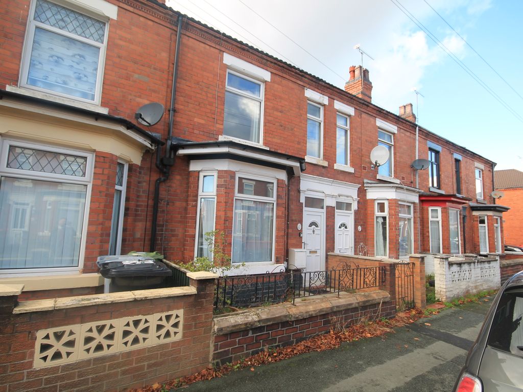 3 bed terraced house to rent in Ernest Street, Crewe CW2, £850 pcm