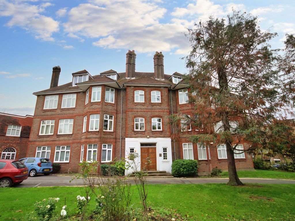 3 bed flat for sale in Bridgewater Court, Bridgewater Road, Wembley, Middlesex HA0, £425,000