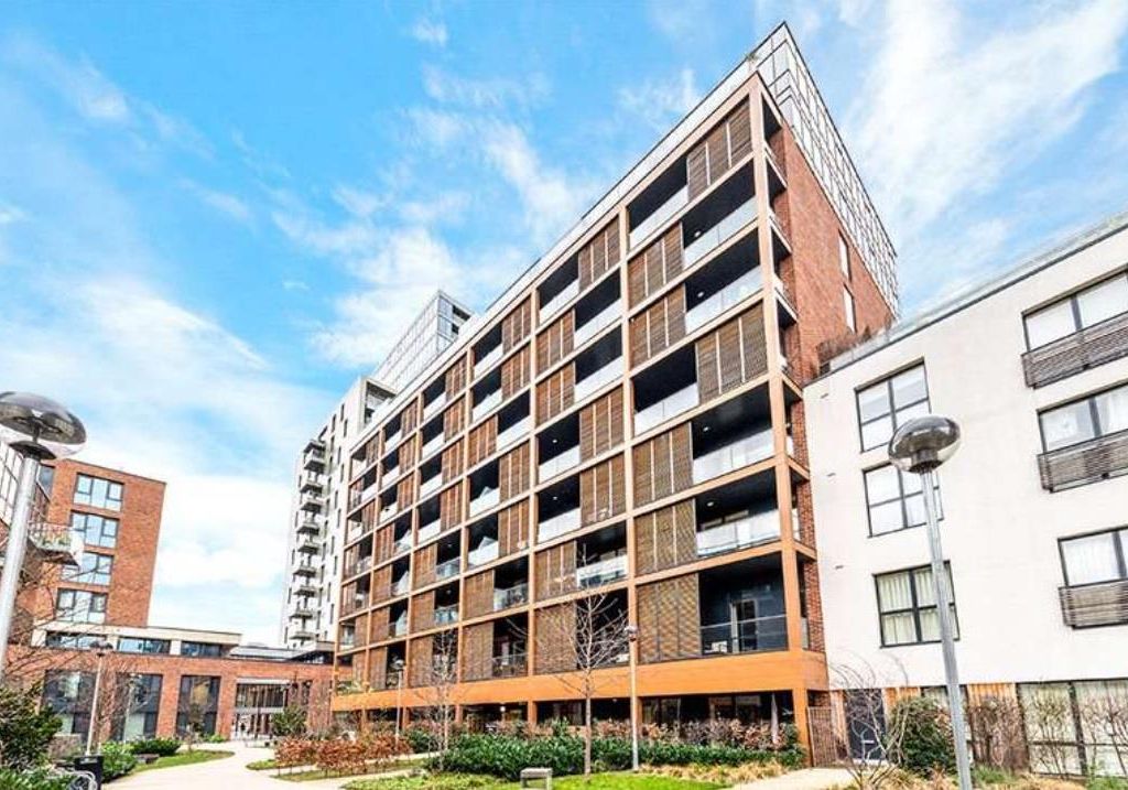 2 bed flat to rent in Barry Blandford Way, London E3, £3,800 pcm