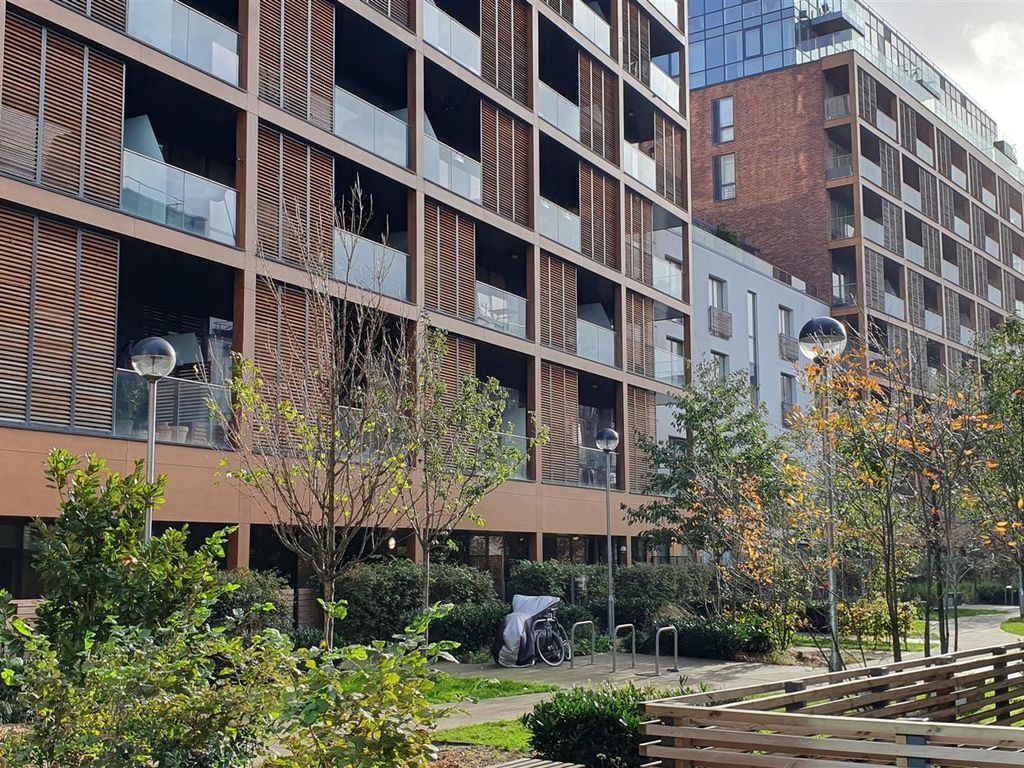 2 bed flat to rent in Barry Blandford Way, London E3, £3,800 pcm