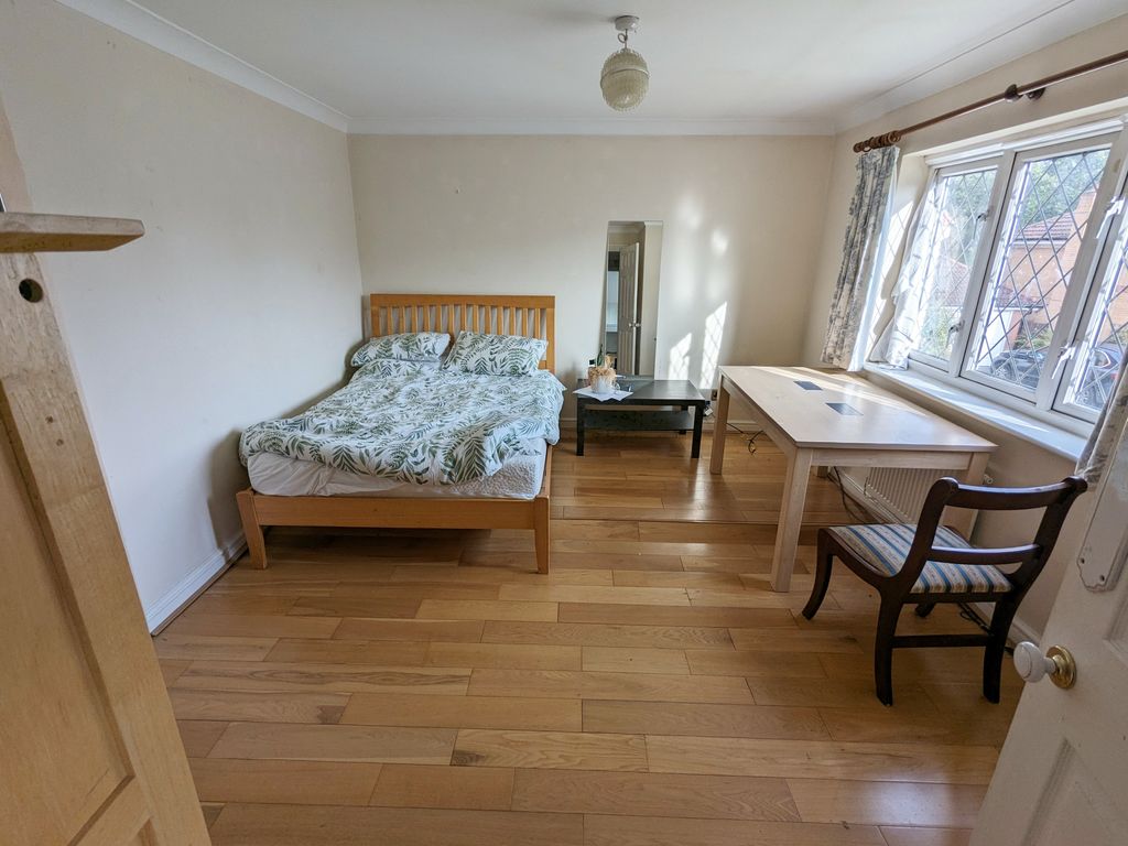 5 bed detached house for sale in Glendon Way, Dorridge, Solihull B93, £700,000