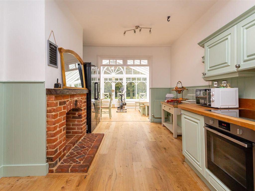 3 bed detached house for sale in Epping Long Green, Epping Green, Epping CM16, £1,200,000