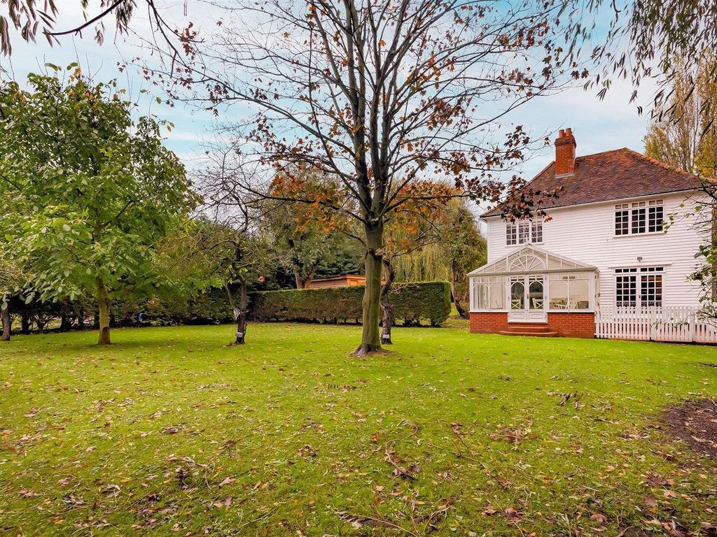 3 bed detached house for sale in Epping Long Green, Epping Green, Epping CM16, £1,200,000