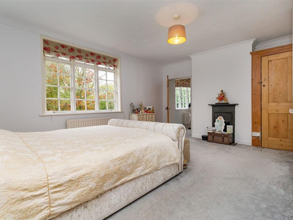 3 bed detached house for sale in Epping Long Green, Epping Green, Epping CM16, £1,200,000