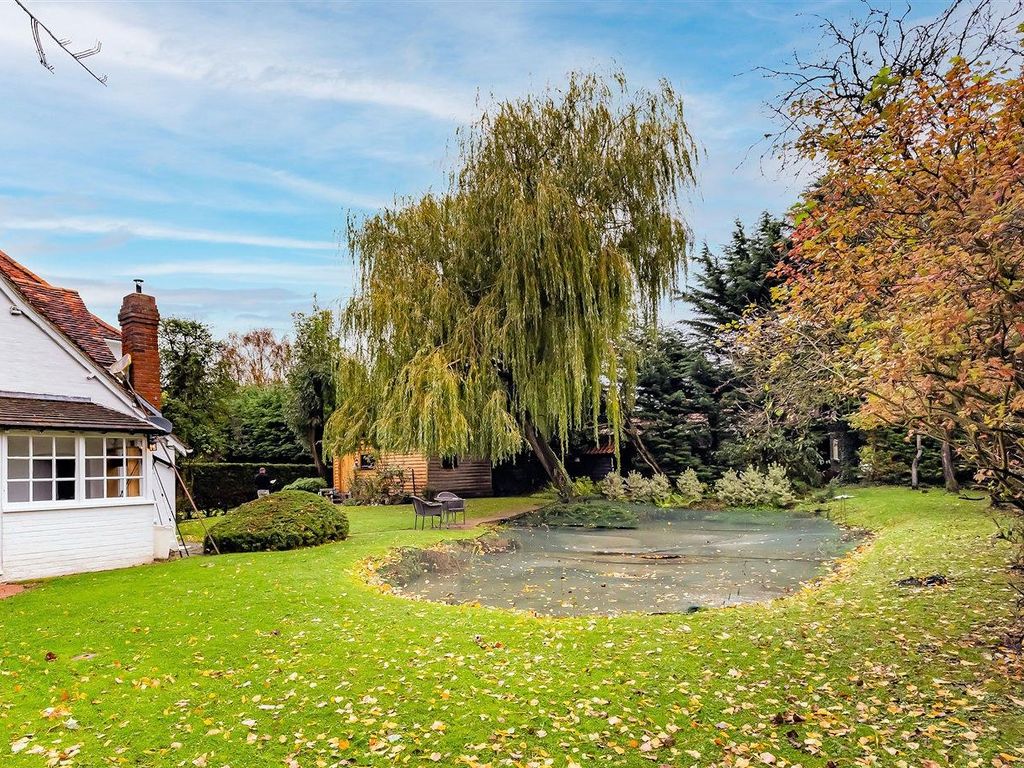 3 bed detached house for sale in Epping Long Green, Epping Green, Epping CM16, £1,200,000