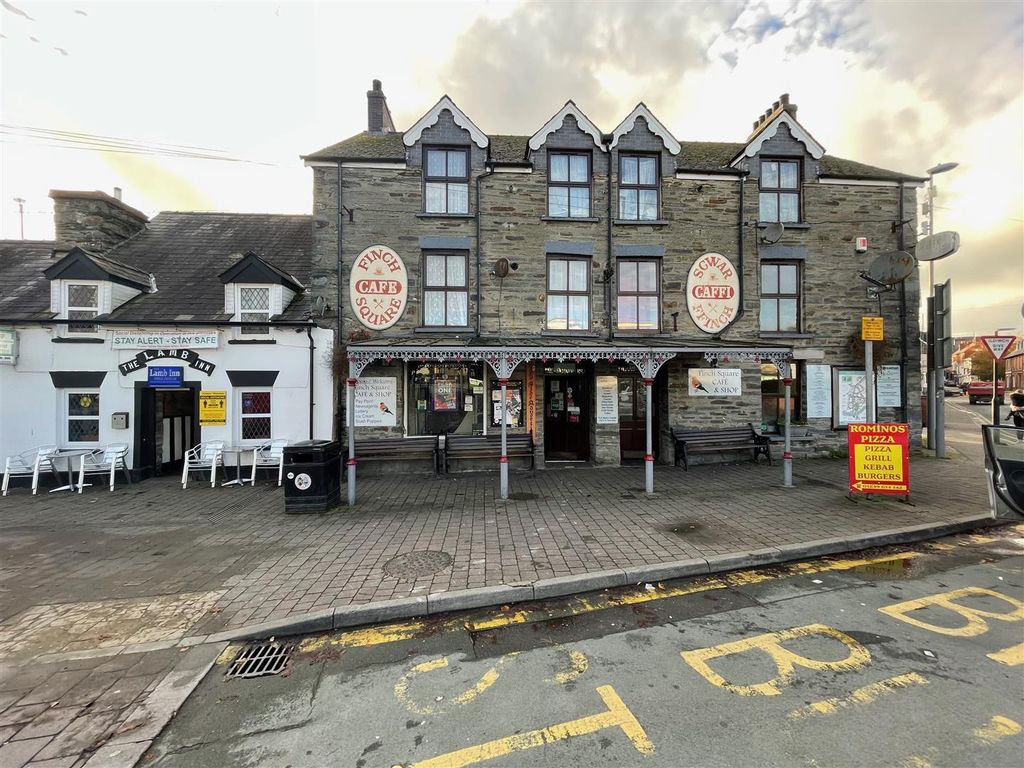 Commercial property to let in Finchs Square, Cardigan SA43, £12,000 pa