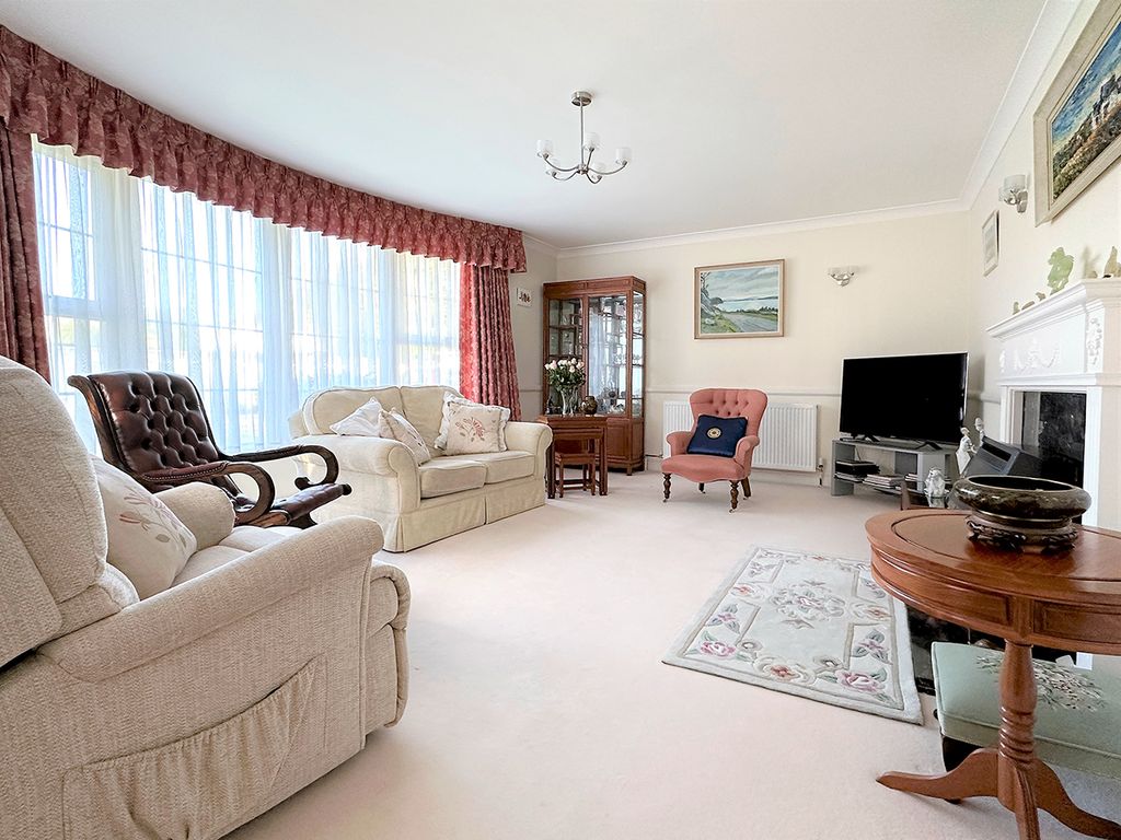 2 bed detached bungalow for sale in Hunters Close, Aldwick Bay Estate, Aldwick, West Sussex PO21, £550,000