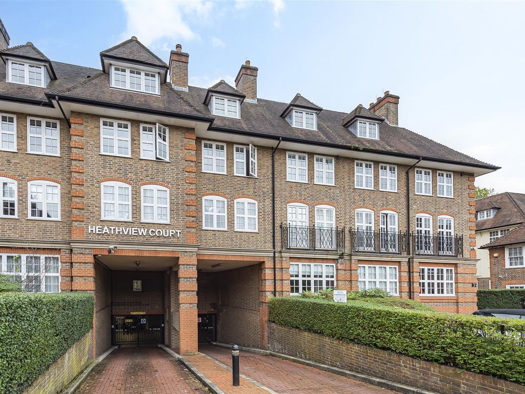 2 bed flat for sale in Corringway, Golders Green NW11, £599,950