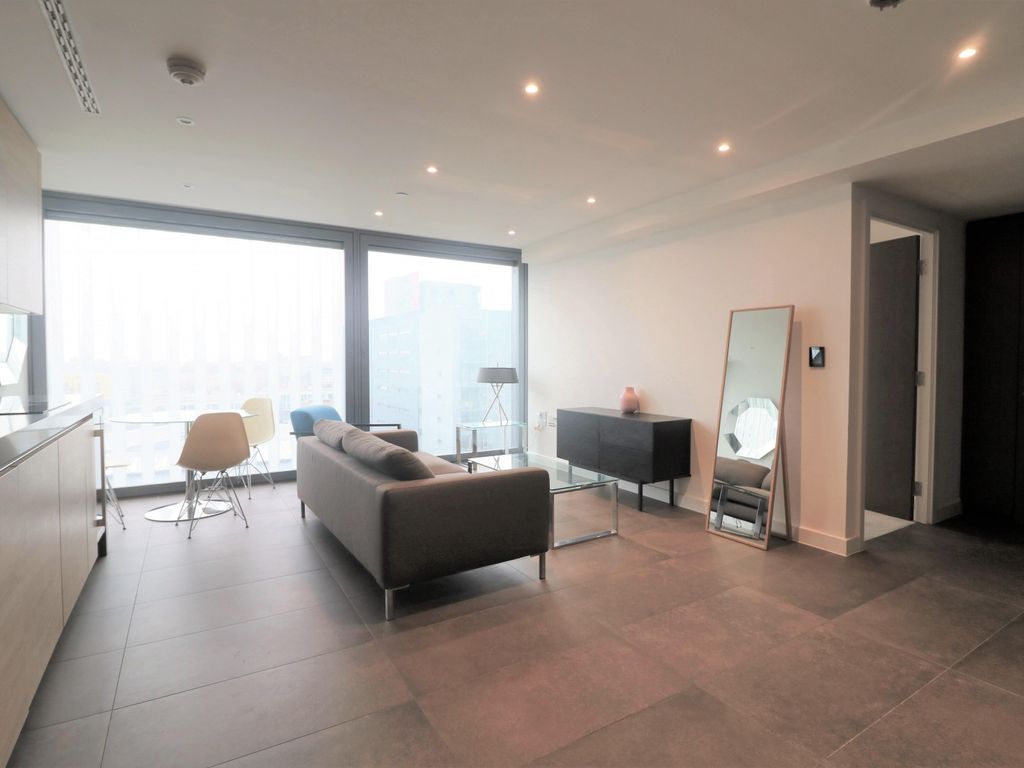 1 bed flat for sale in Chronicle Tower, City Road, London EC1V, £650,000