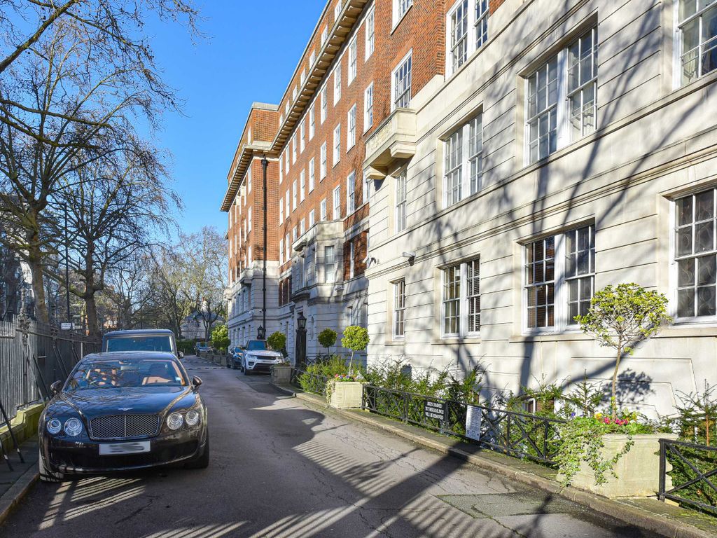 5 bed flat for sale in Abbey Lodge, Park Road, St John's Wood, London NW8, £2,700,000