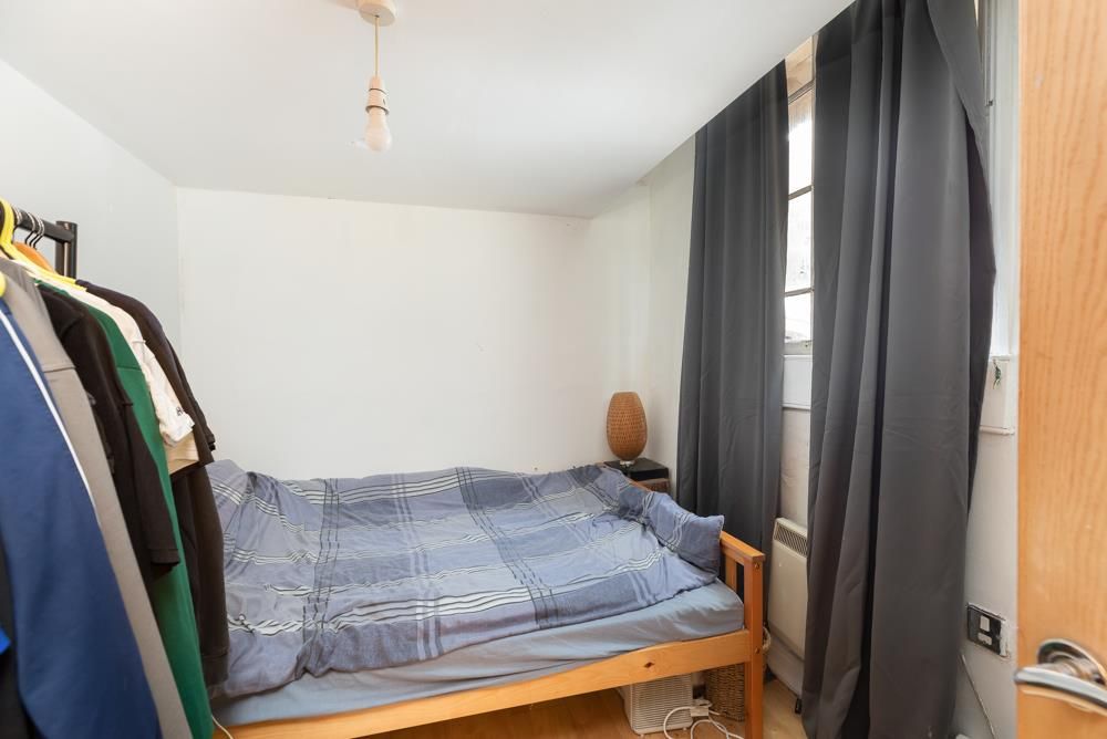 2 bed maisonette for sale in Guinea Lane, Bath BA1, £315,000