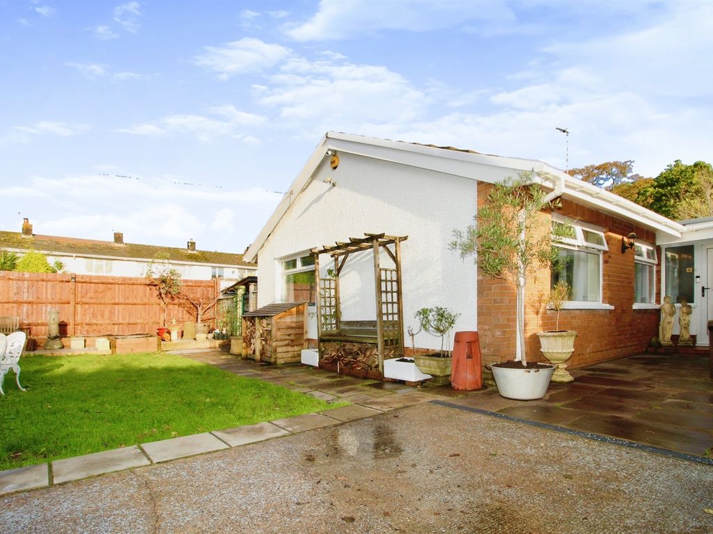 4 bed detached bungalow for sale in Longmeadow Drive, Dinas Powys CF64, £610,000