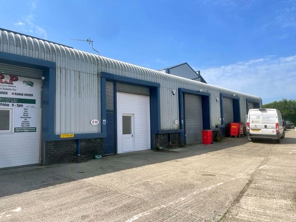 Light industrial to let in Formal Business Park, Camborne TR14, £6,900 pa
