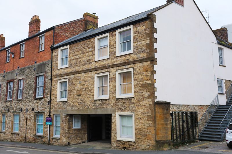 2 bed flat for sale in Becket House, South Street, Yeovil BA20, £110,000