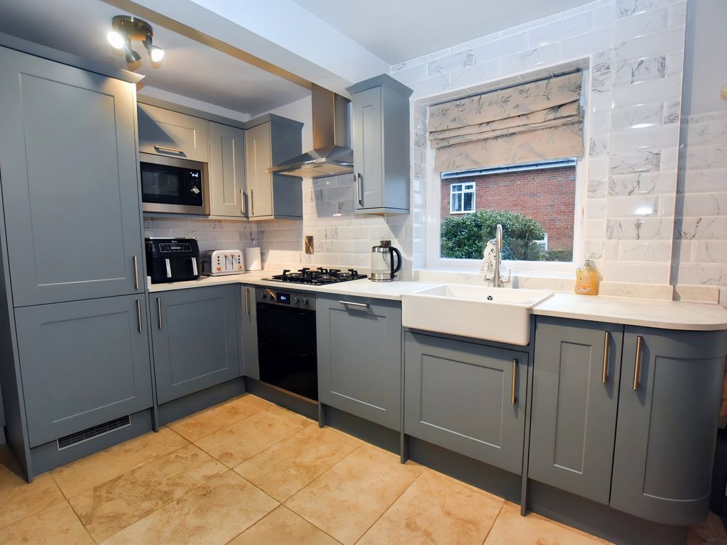 4 bed detached house for sale in Prospect Road, Market Drayton TF9, £600,000