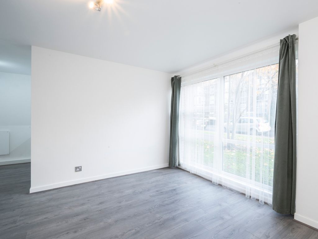 1 bed flat for sale in Glenbuck Road, Surbiton KT6, £260,000