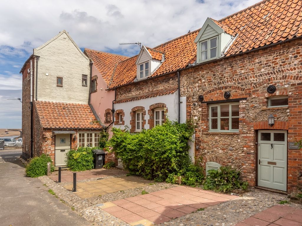 3 bed terraced house for sale in Red Lion Yard, Wells-Next-The Sea NR23, £475,000