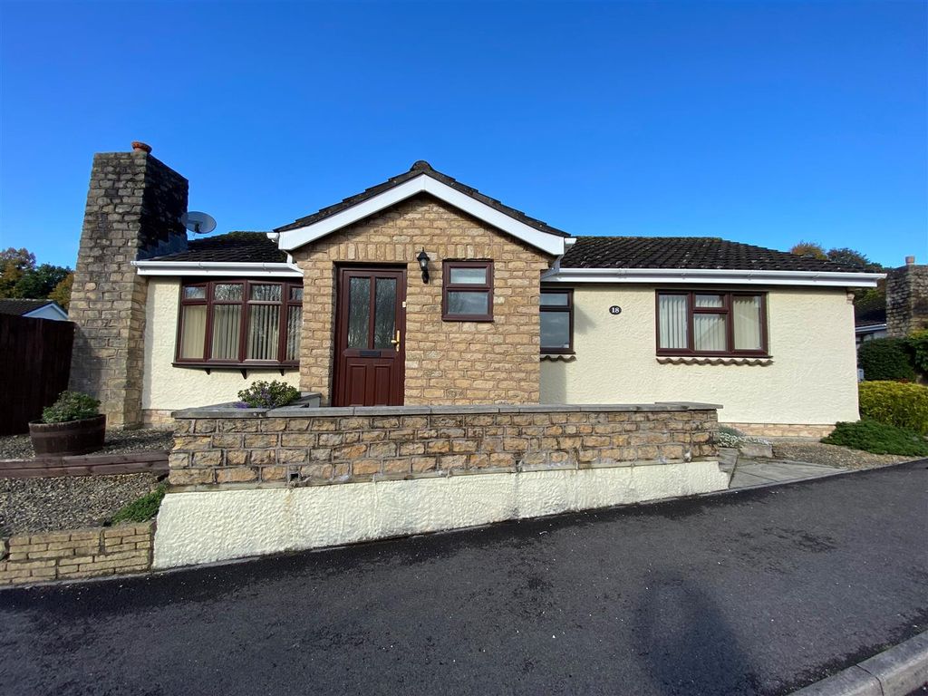 3 bed bungalow for sale in Long Barrow Road, Calne SN11, £352,500