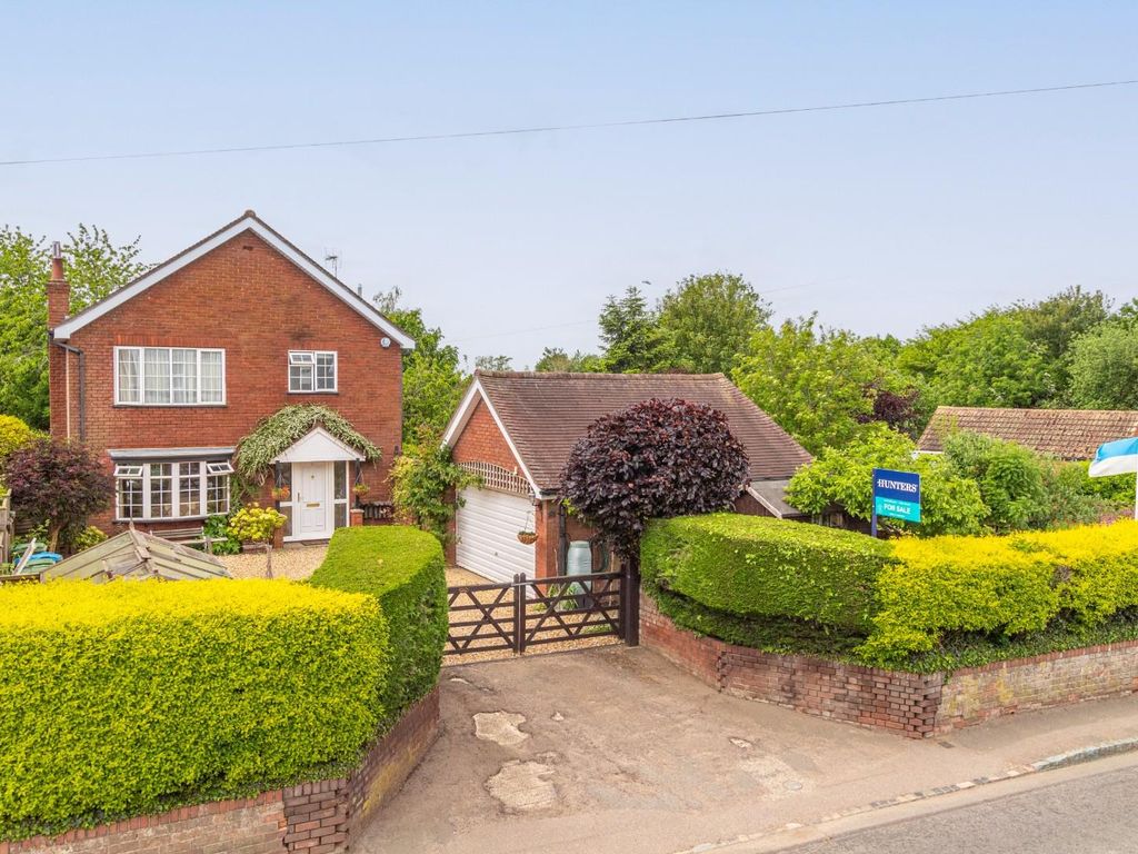 4 bed detached house for sale in High Street North, Stewkley, Leighton Buzzard LU7, £575,000