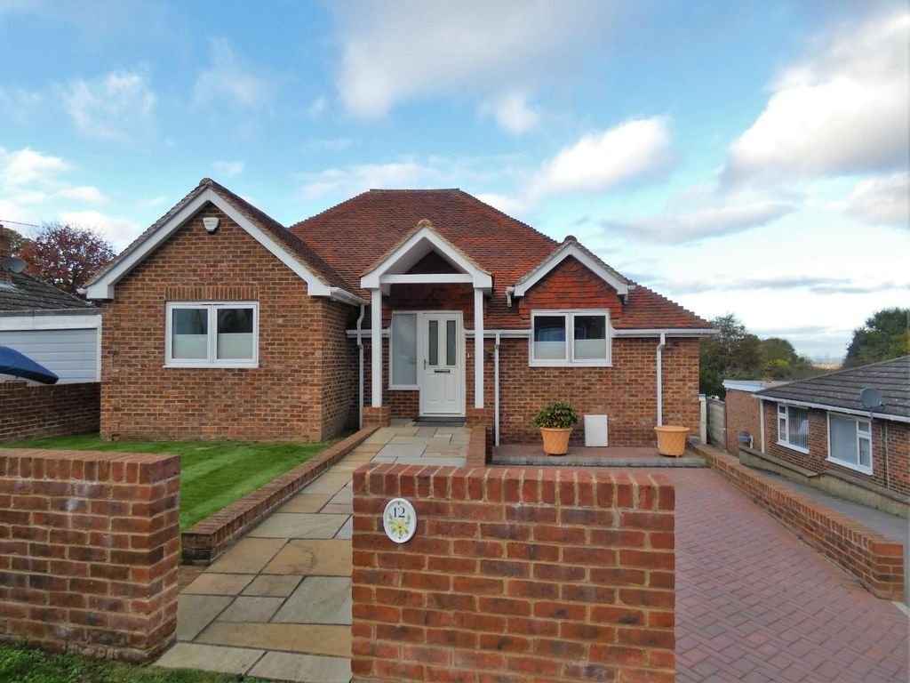 4 bed detached house to rent in Walmers Avenue, Higham, Rochester ME3, £2,800 pcm