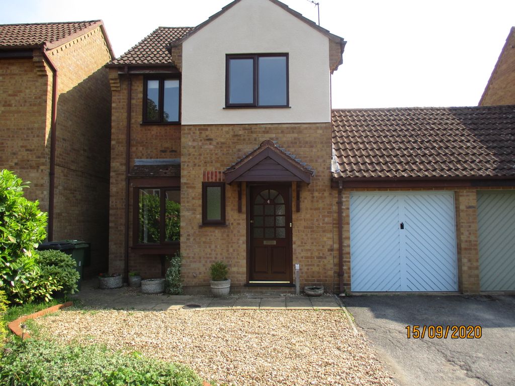 3 bed link-detached house to rent in Foxfield Way, Oakham LE15, £1,100 pcm