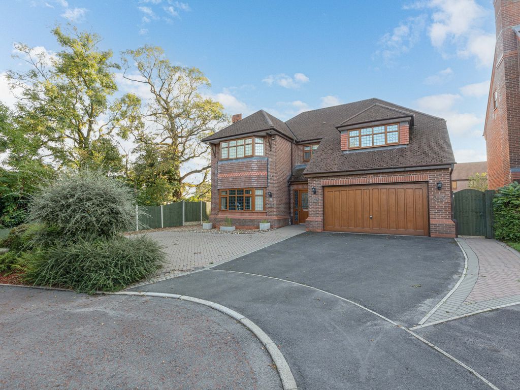 5 bed detached house for sale in Crofts Drive, Lancashire PR2, £495,000