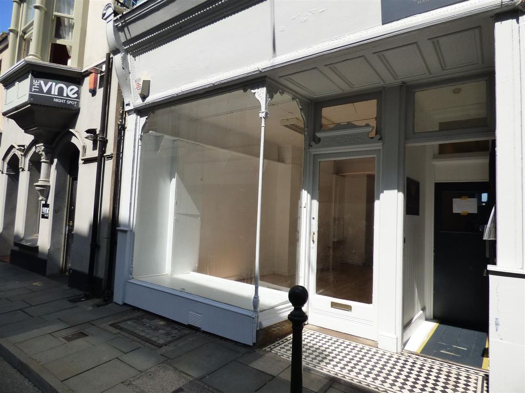 Retail premises to let in King Street, Carmarthen SA31, £6,500 pa