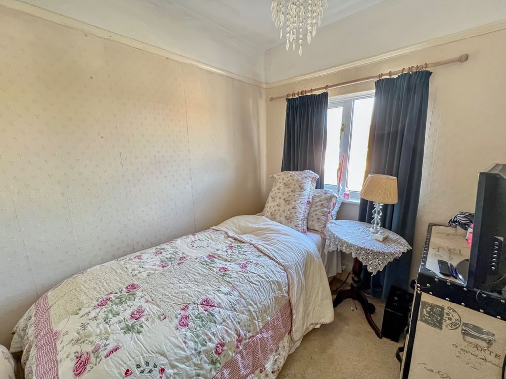 3 bed terraced house for sale in The Fairway, Gravesend DA11, £400,000