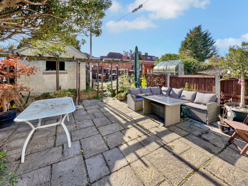 3 bed terraced house for sale in The Fairway, Gravesend DA11, £400,000