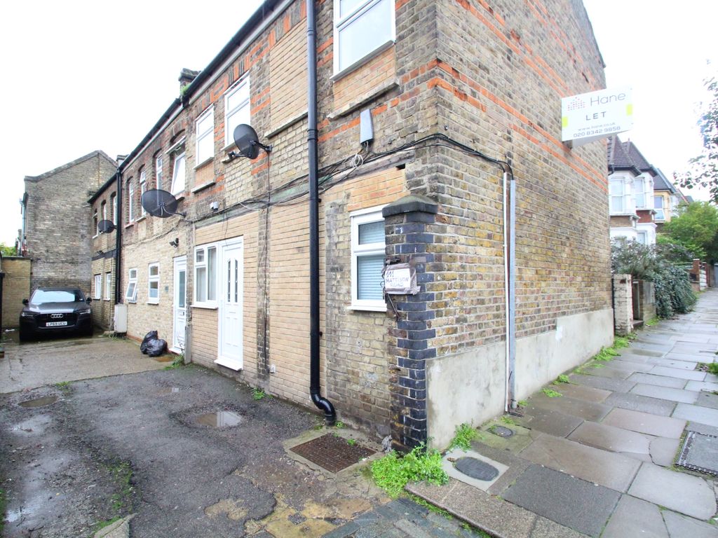 1 bed semi-detached house for sale in Mattison Road, Haringey N4, £375,000