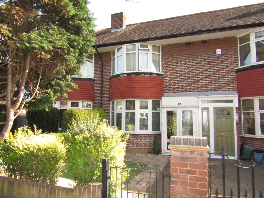 3 bed terraced house for sale in New North Road, Hainault IG6, £390,000